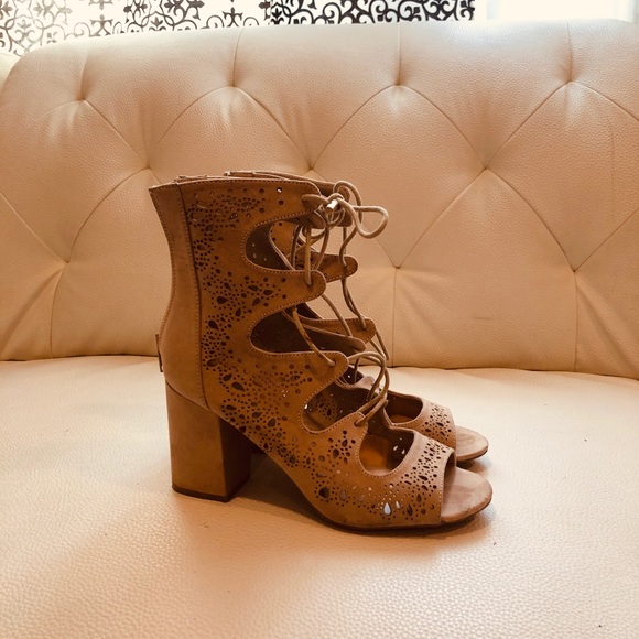 Sandals - Picture 2 of 6